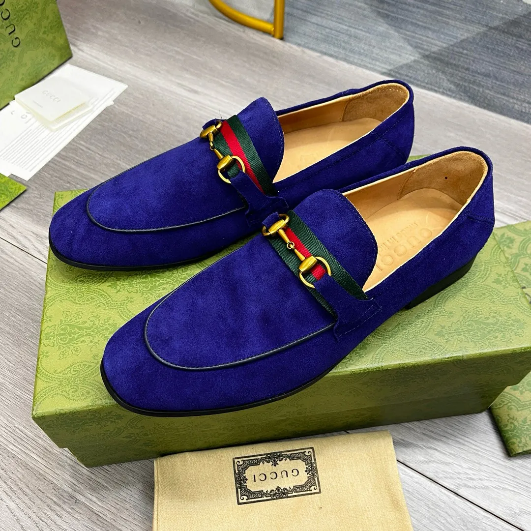 Factory price: 500💰-Gucci men’s formal leather shoes! Genuine molded horsebit, a classic must-have for your shoe cabinet! The feet are particularly delicate! This Gucci original version is a set last, and we are consistent with the counter! Therefore, it is more comfortable in terms of last shape and comfort! Take it to the counter and compare at will! Good shoes are more than just what they make! But grasp the essence from the inside out! Material: Imported first-layer frosted cowhide! Genuine leather outsole imported from Italy, size: 39-44 (38/45 customized, non-refundable)